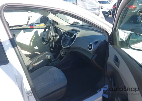 2020 Chevrolet Sonic Fwd 1Fl 5-Door z USA, uszkodzony, nr VIN 1G1JG6SB8L4124721